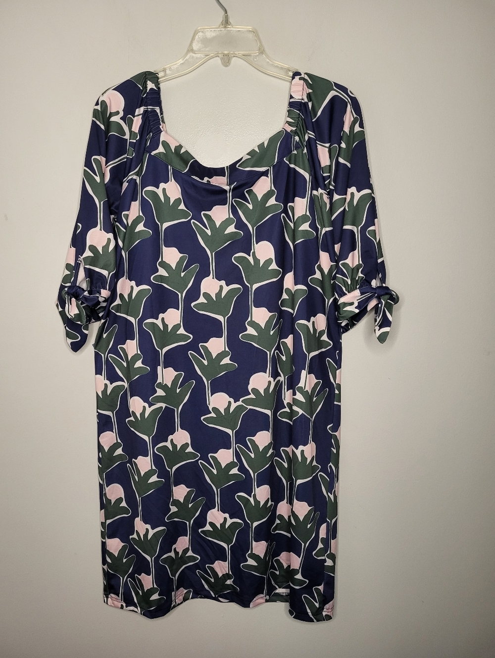 Tracy Negoshian Abstract Floral Shift Dress Size Medium Navy Statement